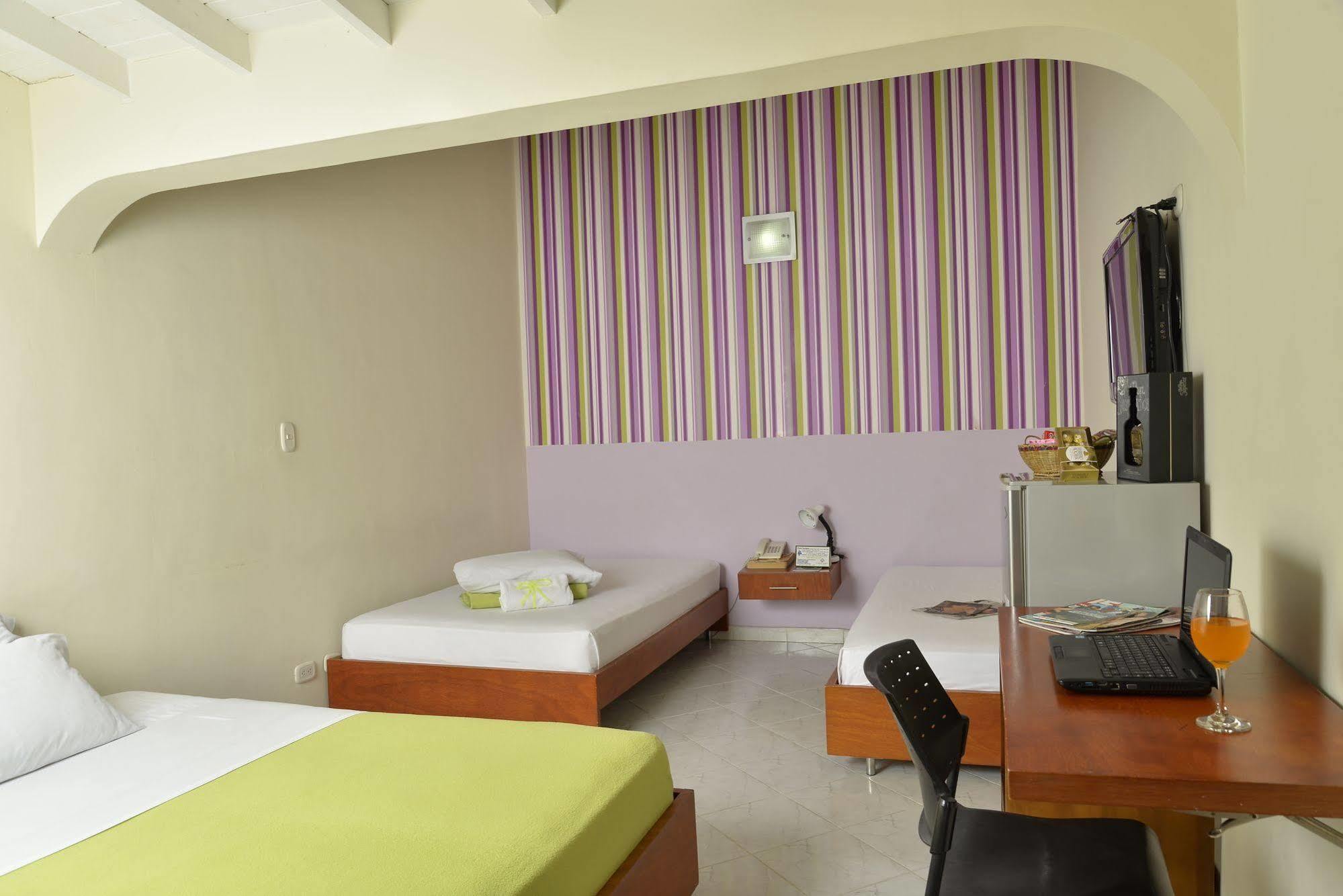 Casa Portico Hotel Medellin Exterior photo