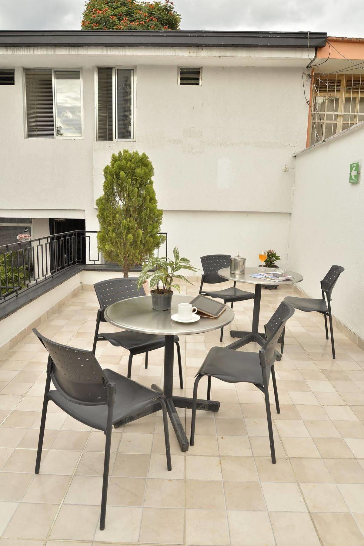 Casa Portico Hotel Medellin Exterior photo